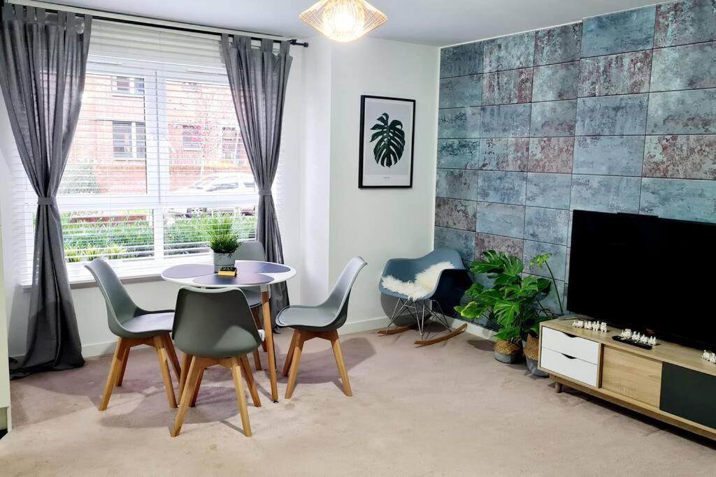 Stylish 2 Bedroom Apartment / Free Gated Parking Γλασκώβη Εξωτερικό φωτογραφία