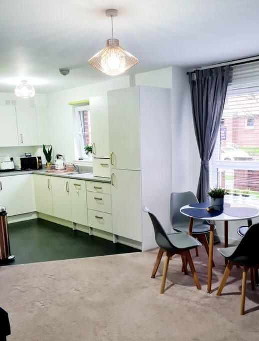 Stylish 2 Bedroom Apartment / Free Gated Parking Γλασκώβη Εξωτερικό φωτογραφία