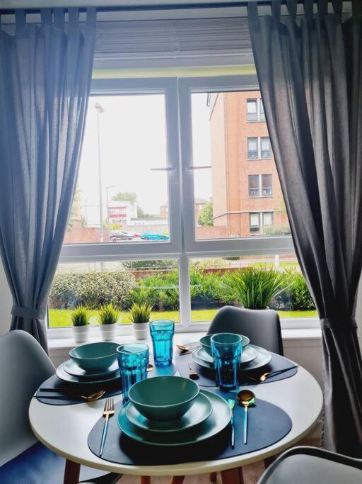 Stylish 2 Bedroom Apartment / Free Gated Parking Γλασκώβη Εξωτερικό φωτογραφία